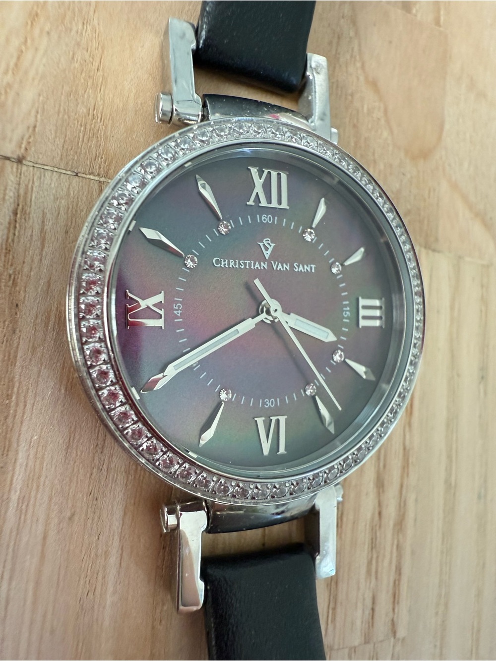 Christian Van Sant ladies mother of pearl silver tone watch NEW BATTERY
